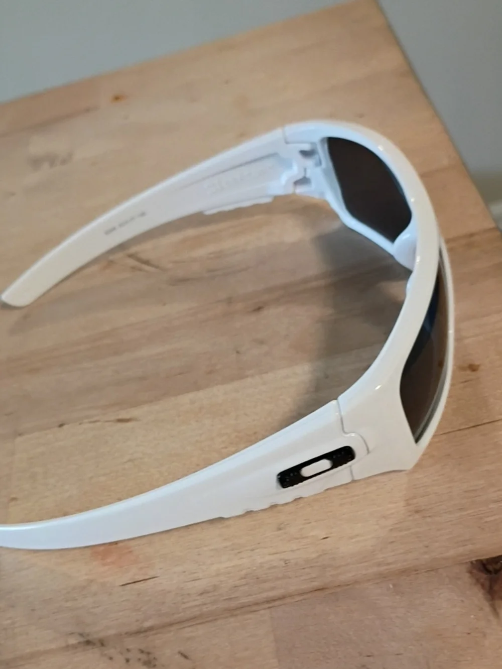 White Sports Sunglasses with Dark Lenses - Sleek Wraparound Style